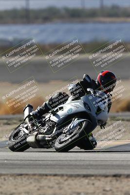 media/Nov-16-2025-Race Pace (Sun) [[8c5fa54630]]/Non Verified Riders (1st 20 Minutes)/1-Turn 14 (10am)/